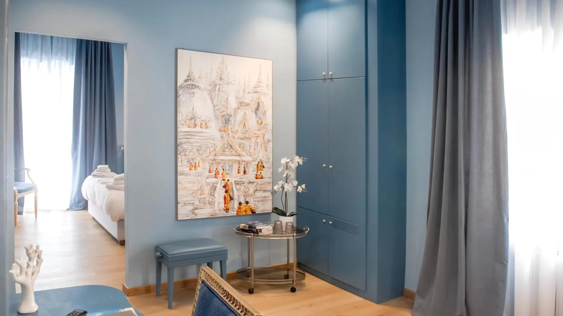 Soggiornare a Chiaia: 7 Hotel Confrontati per Chi Arriva a Napoli