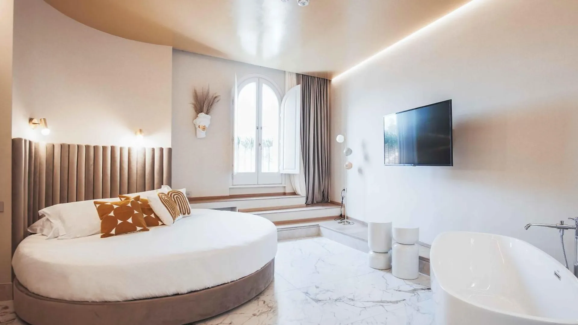 Where to Stay in Via del Corso: 15 Hotel Centrali a Roma