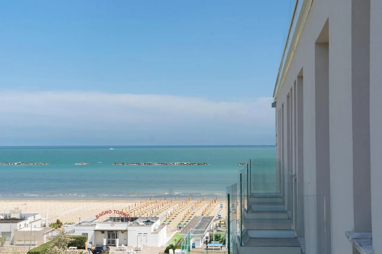 Soggiornare vicino ad Atlantica Water Park: 15 Hotel Economici a Confronto
