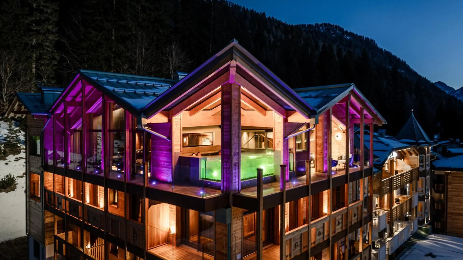 Vicino a Pradalago: 15 Hotel Centrali a Madonna di Campiglio