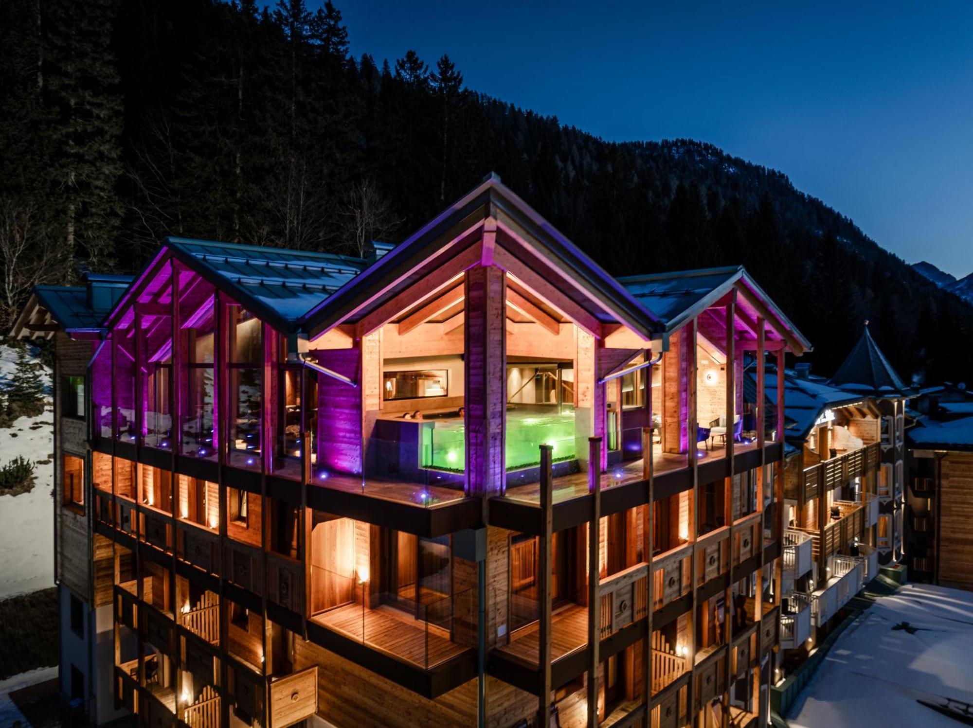 Vicino a Pradalago: 15 Hotel Centrali a Madonna di Campiglio